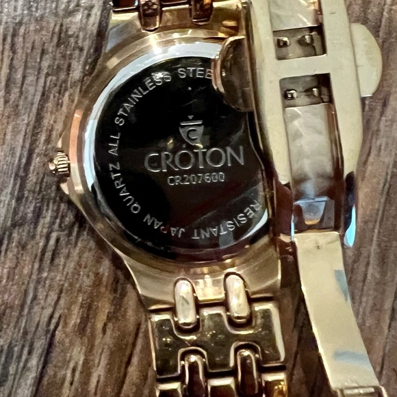CROTON Ladies Gold Watch NWOT - Picture 8 of 8